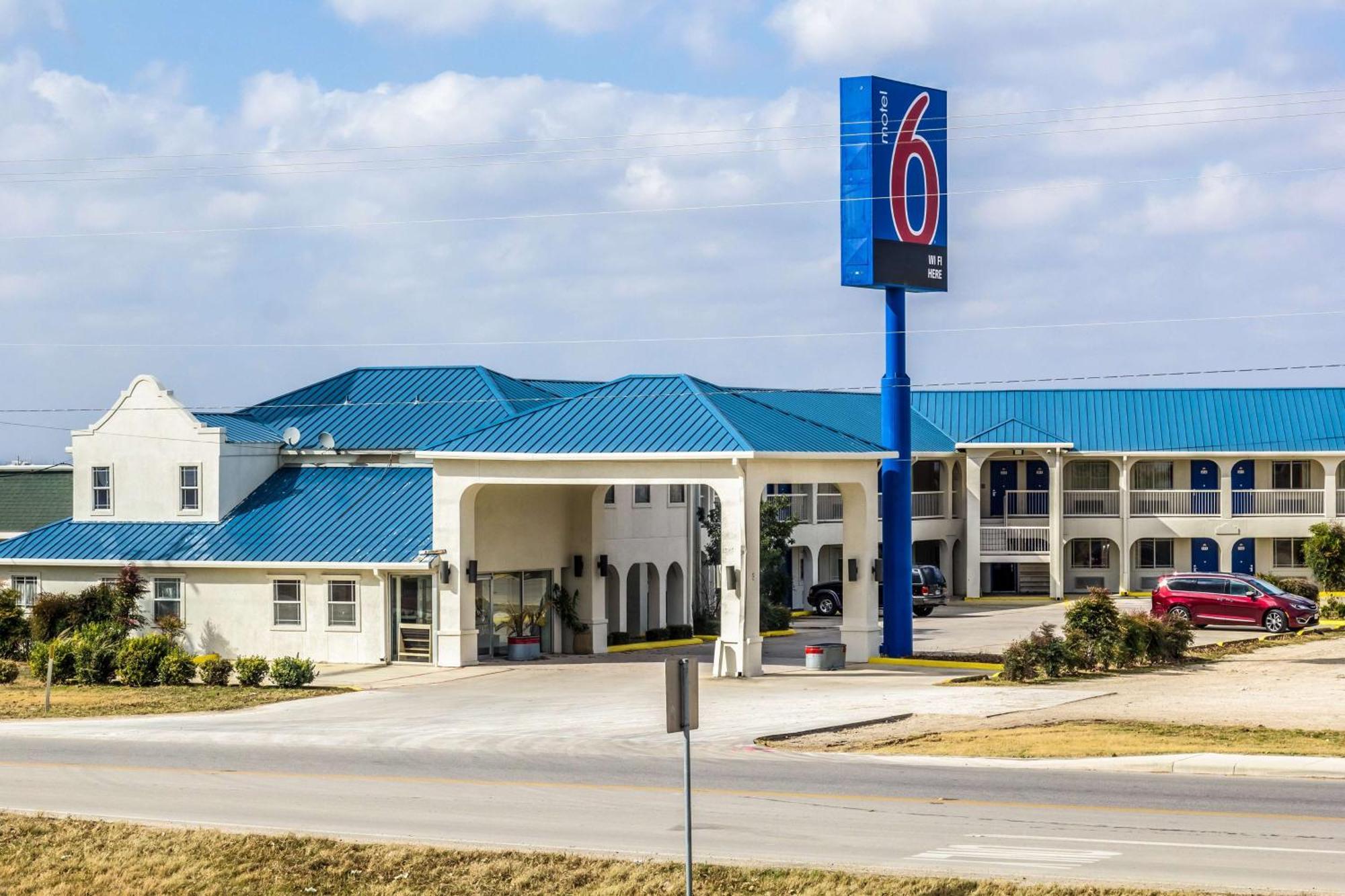 Motel 6 Seguin Tx ภายนอก รูปภาพ