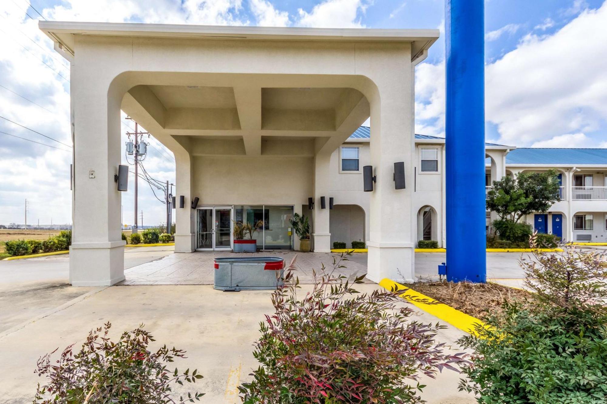Motel 6 Seguin Tx ภายนอก รูปภาพ