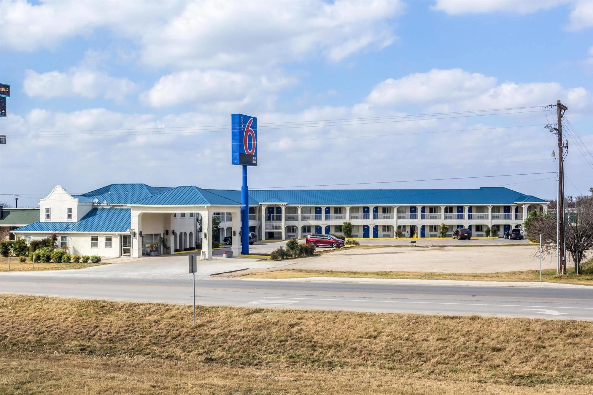 Motel 6 Seguin Tx ภายนอก รูปภาพ