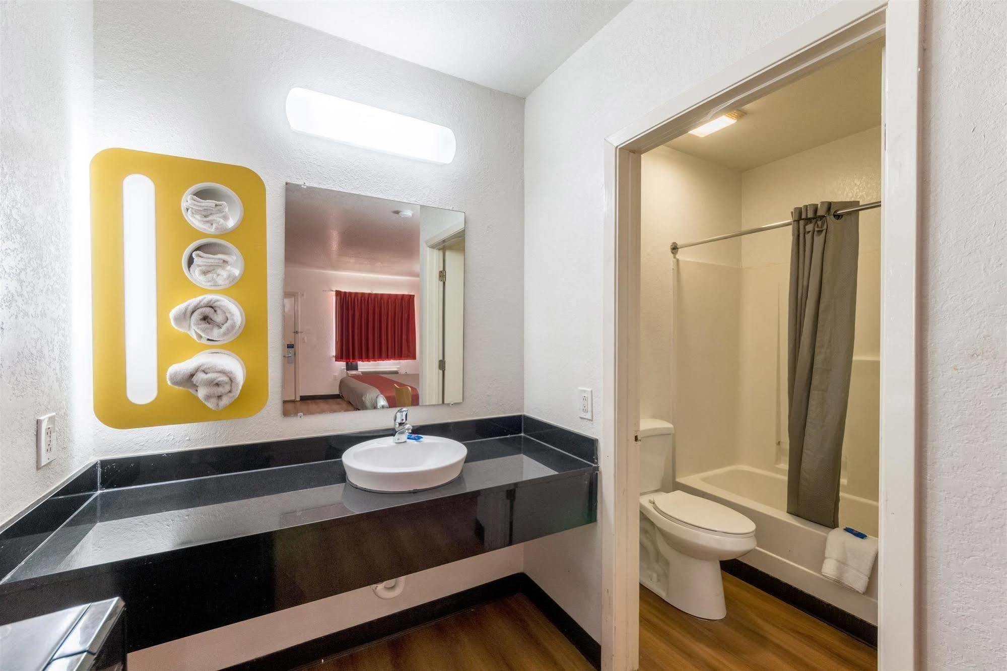 Motel 6 Seguin Tx ภายนอก รูปภาพ