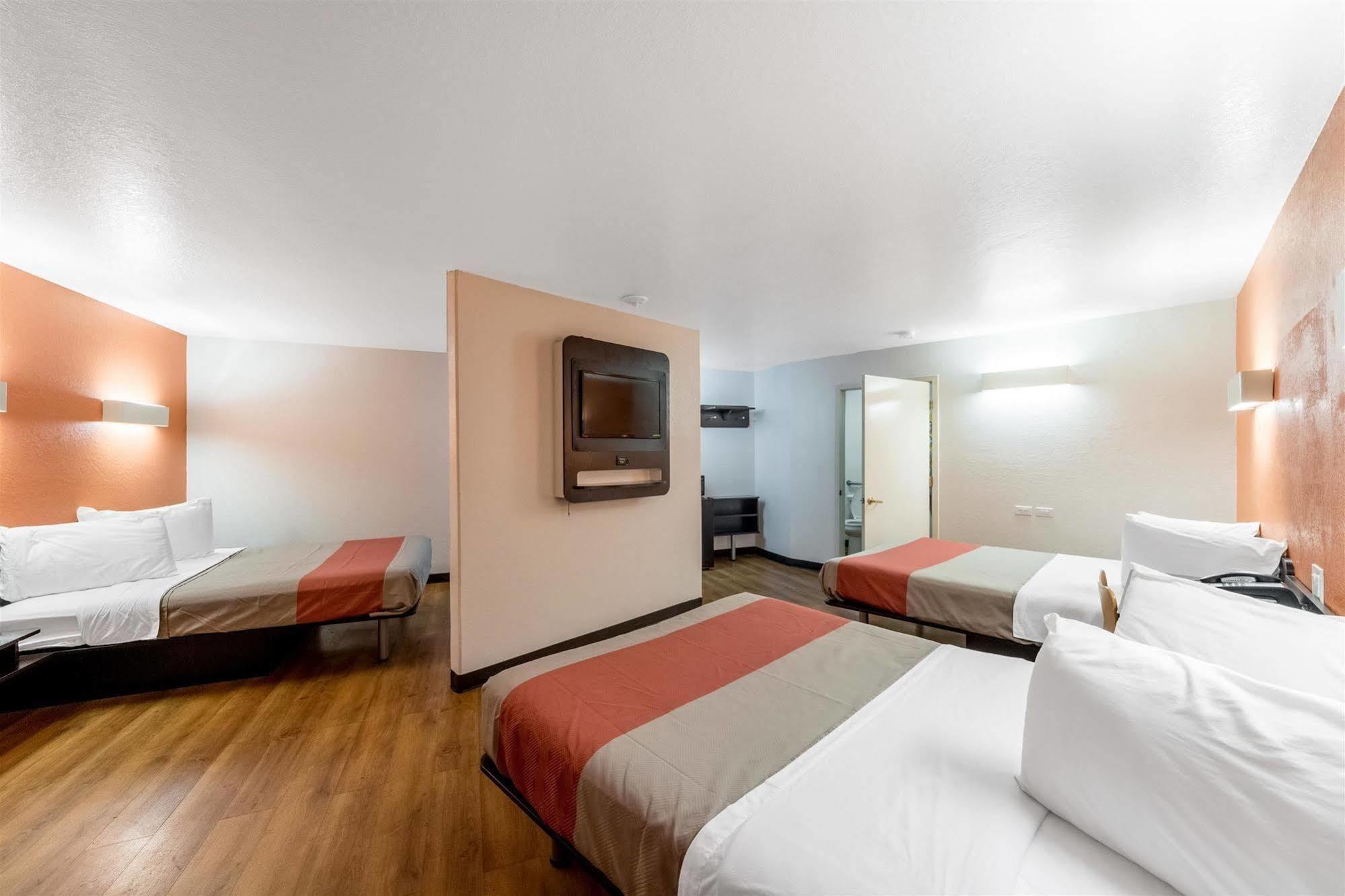 Motel 6 Seguin Tx ภายนอก รูปภาพ