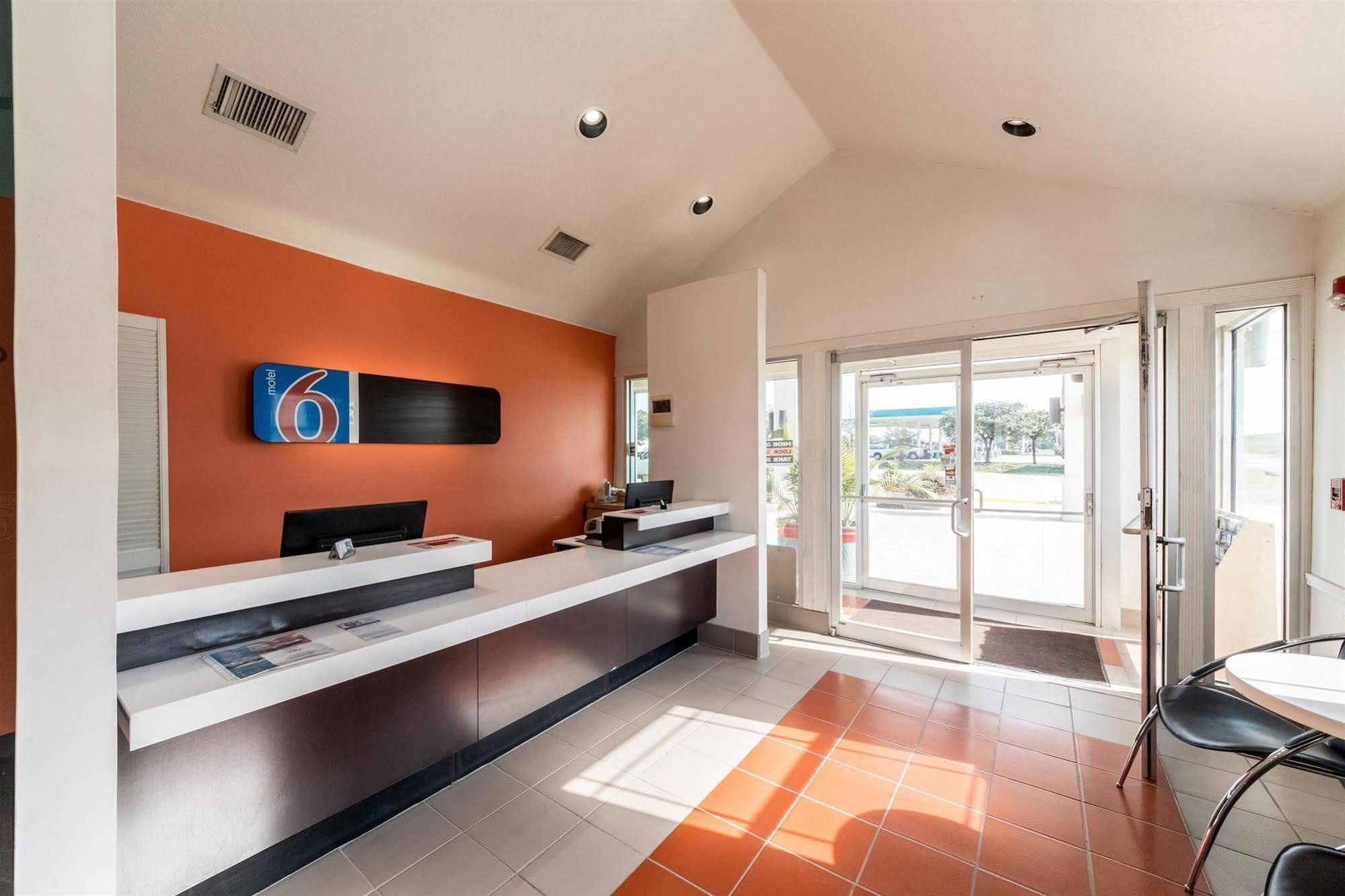 Motel 6 Seguin Tx ภายนอก รูปภาพ