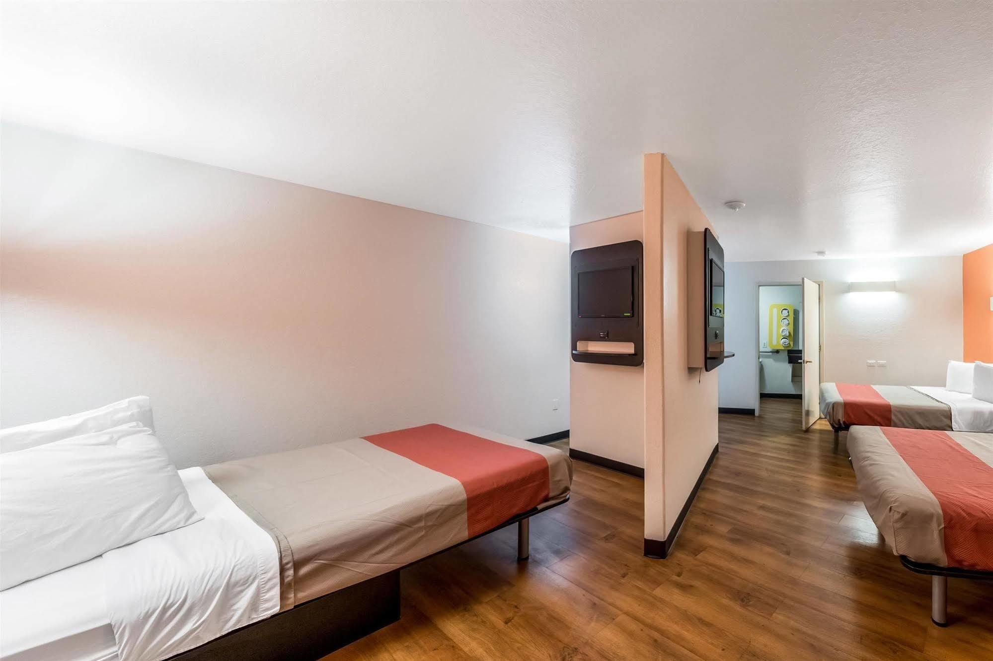 Motel 6 Seguin Tx ภายนอก รูปภาพ