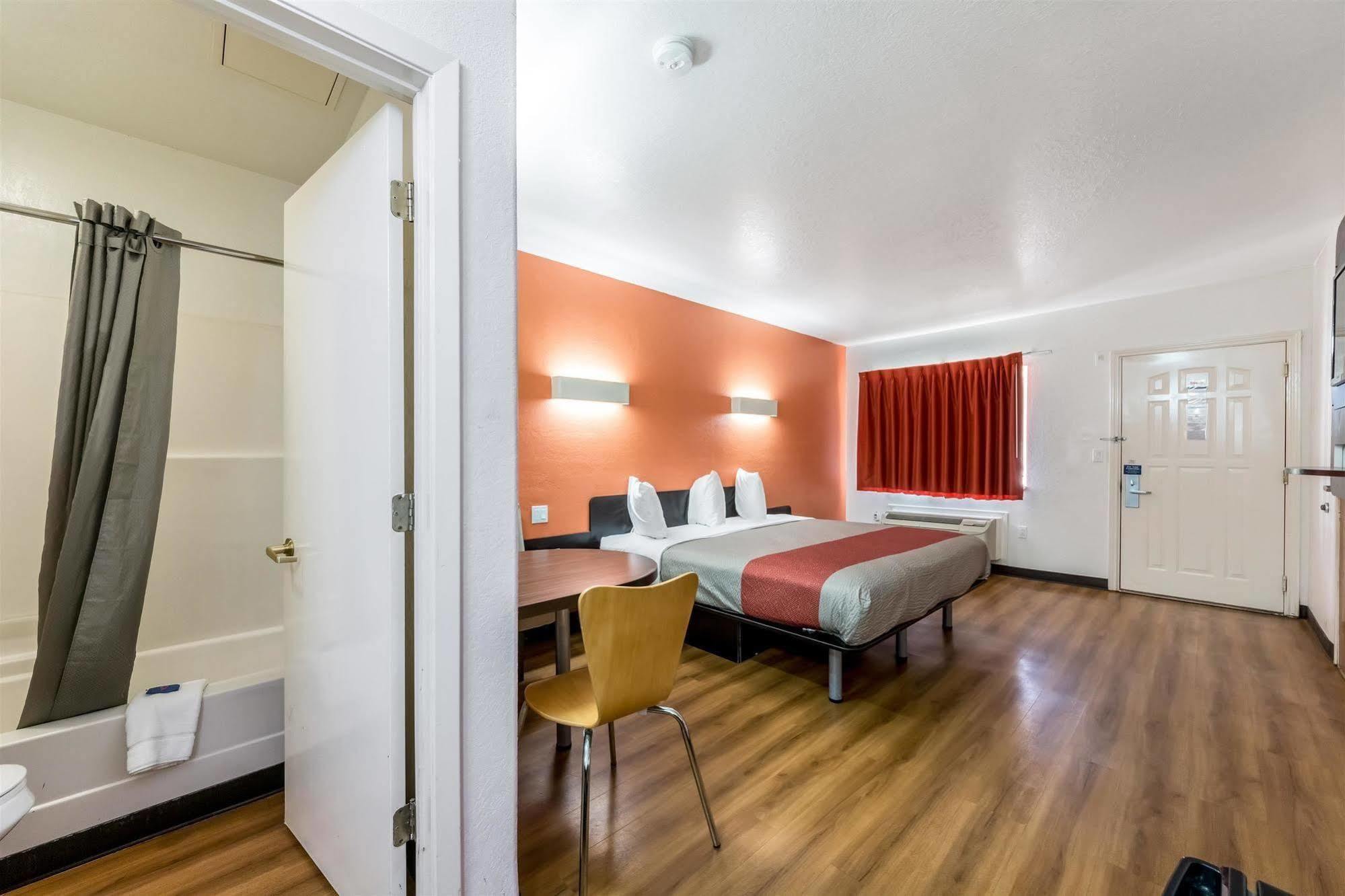 Motel 6 Seguin Tx ภายนอก รูปภาพ