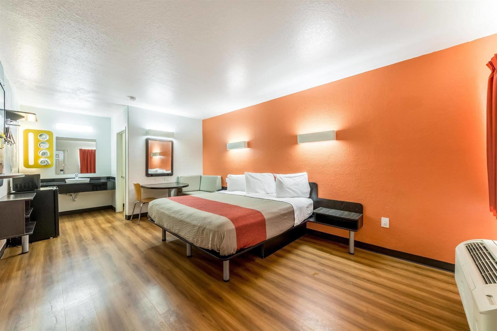 Motel 6 Seguin Tx ภายนอก รูปภาพ