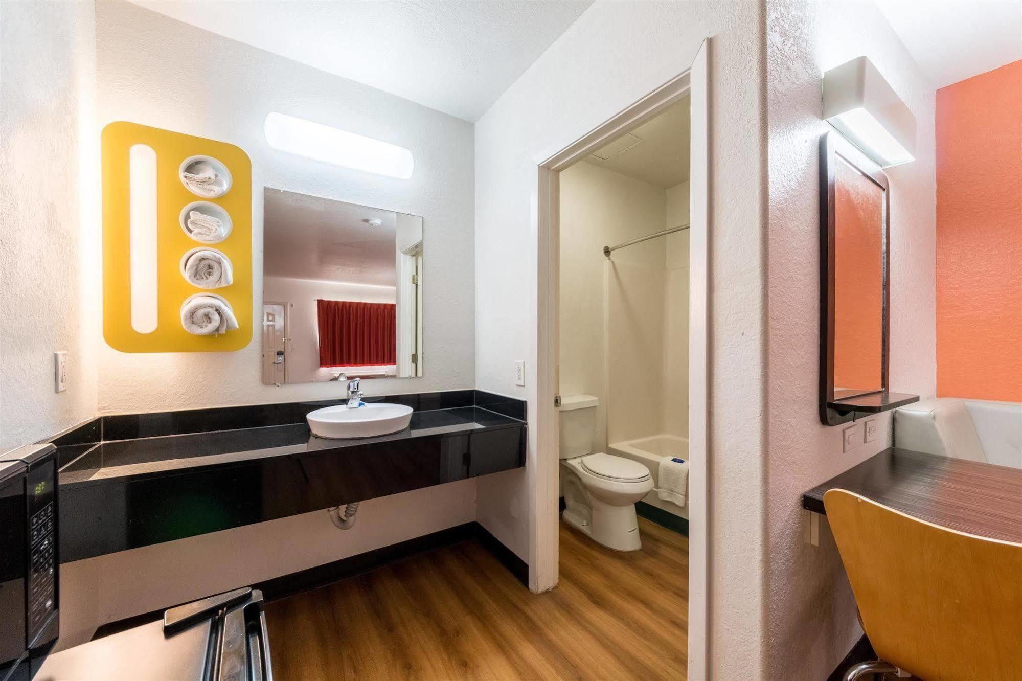 Motel 6 Seguin Tx ภายนอก รูปภาพ