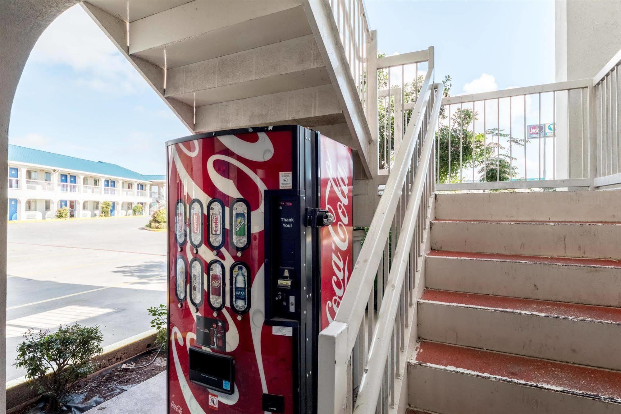 Motel 6 Seguin Tx ภายนอก รูปภาพ
