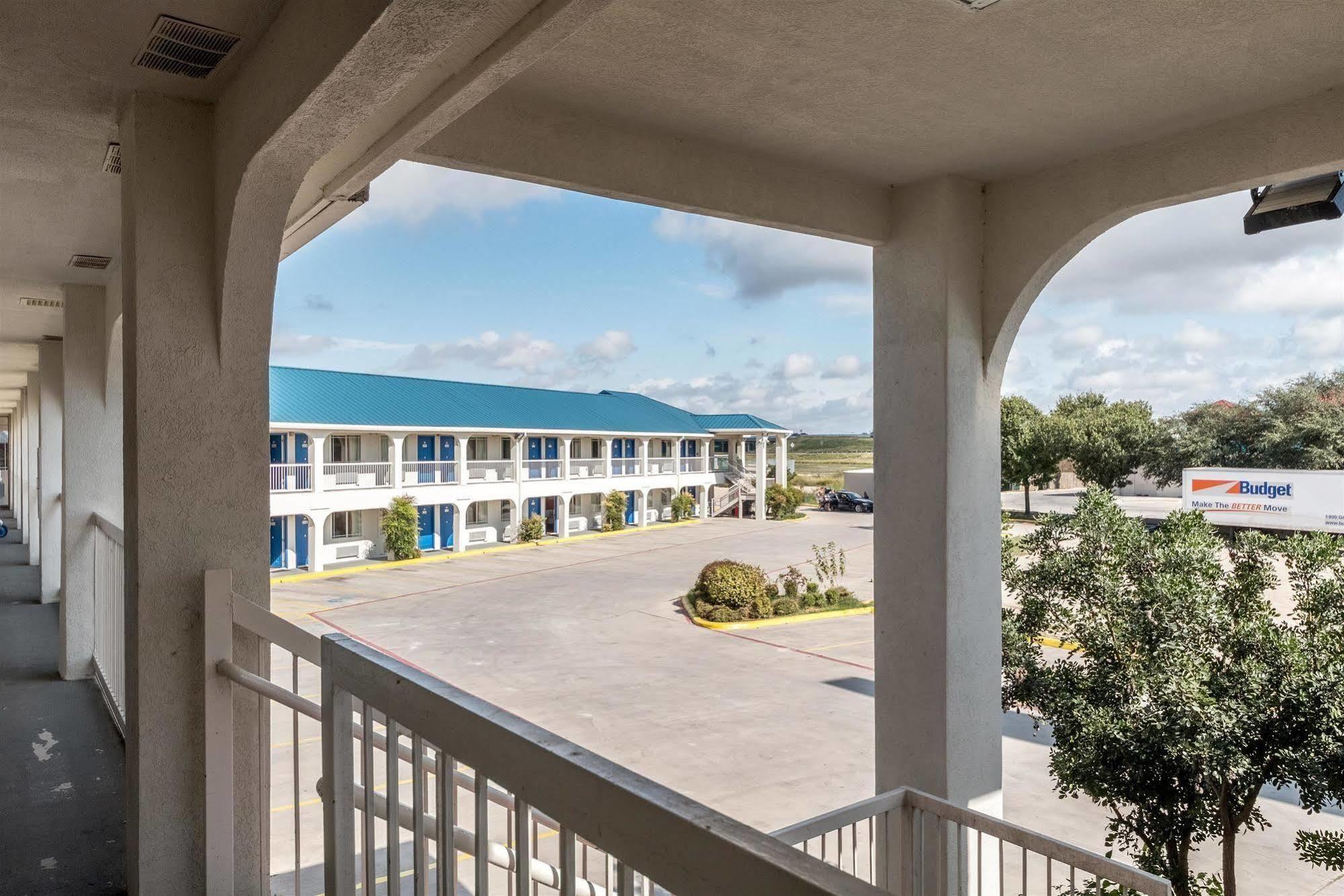 Motel 6 Seguin Tx ภายนอก รูปภาพ